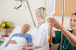eine patientin wird behandelt