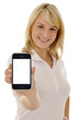 Foto: Junge Frau mit Smartphone, leeres Display Junge Frau mit Smartphone, leeres Display