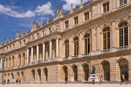 Façade du château de Versailles - France