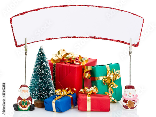 Cadeaux de Noël avec pancarte vierge