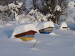 Ruche sous la neige en hiver Ruche sous la neige en hiver