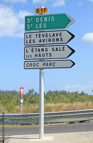 Photo: panneau d'indication routière panneau d'indication routière