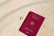 Reisepass im Sand III