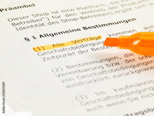 Foto: Vertragsklauseln prüfen Vertragsklauseln prüfen
