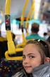 fillette dans le bus