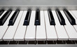 detalle de teclas de un piano detalle de teclas de un piano