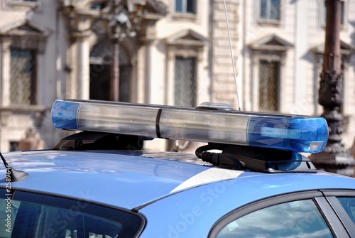 Photo: Lampeggiante auto della Polizia Lampeggiante auto della Polizia