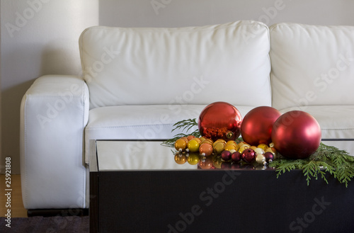 Modern Living Room Table on On Coffee Table In Modern Living Room    Debr22pics  25921808