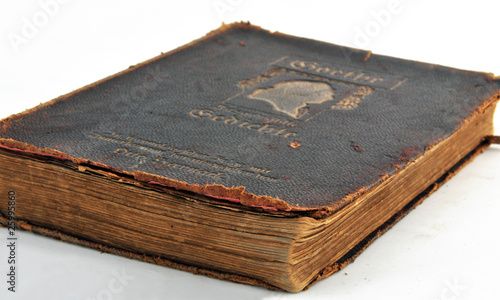 Photo: alter Dichter - altes Buch alter Dichter - altes Buch