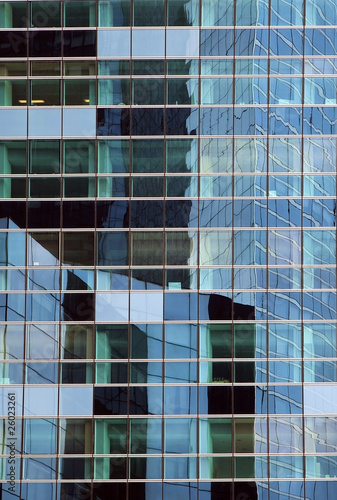 Photo: Reflets dans un immeuble de la Défense Reflets dans un immeuble de la Défense