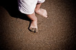 les pieds dans l'eau