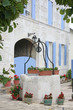 puit dans cours de maison ancienne