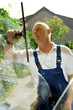 Foto: Fensterputzer bei der Arbeit Fensterputzer bei der Arbeit