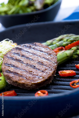 Photo: Beef burger with asparagus Beef burger with asparagus