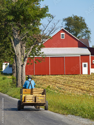 Photo: Amish Farmer Amish Farmer