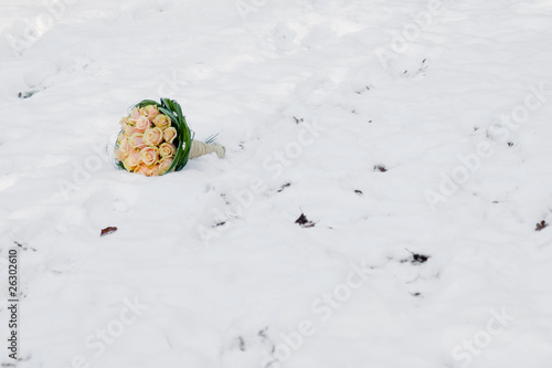 Photo: Winter wedding bouquet in snow Winter wedding bouquet in snow