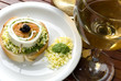 pincho de salmon y mozzarella