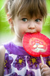 Mädchen mit Lolli