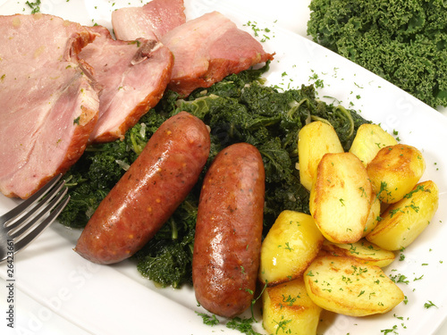 Foto: Grünkohl mit Kassler und Kartoffeln Grünkohl mit Kassler und Kartoffeln