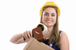 Logistik Arbeiterin mit Paket