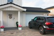 Foto: Luxury life - house and car Luxury life - house and car