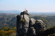bergsteiger auf kletterfelsen