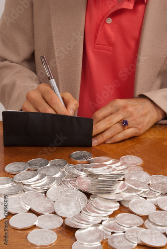 Photo: Savings in precious metals are solid. Savings in precious metals are solid.