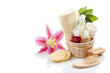 Holzschale mit Beautyprodukten Holzschale mit Beautyprodukten