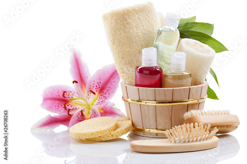 Foto: Holzschale mit Beautyprodukten Holzschale mit Beautyprodukten