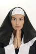 Nonne betet