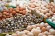 Oeufs en vrac au marché Oeufs en vrac au marché