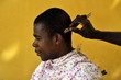 Foto: Beim Friseur in Afrika Beim Friseur in Afrika