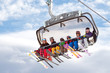 Gruppe Skikids im Sessellift