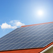 Solarzellen auf dem Dach eines Hauses