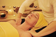 Massage an den Schultern