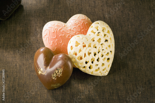 Photo: Trois confiseries en forme de coeur Trois confiseries en forme de coeur