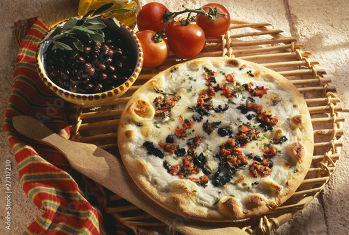 Photo: Gorgonzola and mozzarella pizza Gorgonzola and mozzarella pizza