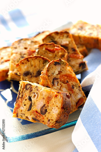 Photo: mini savory loaf with preserved tomatoes, olives and basil mini savory loaf with preserved tomatoes, olives and basil