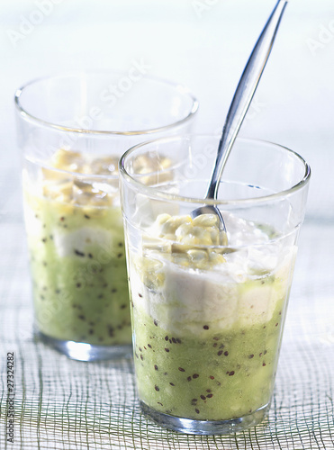 Photo: kiwi, passion fruit and banana soup kiwi, passion fruit and banana soup