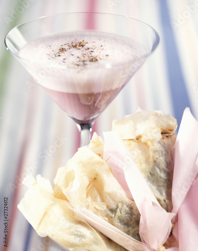 Photo: Pink cocktail and spinach filo pastry pies Pink cocktail and spinach filo pastry pies