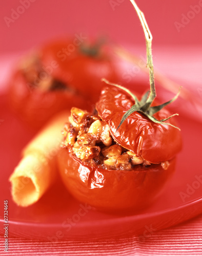 Foto: Tomatoes stuffed with dried fruit Tomatoes stuffed with dried fruit