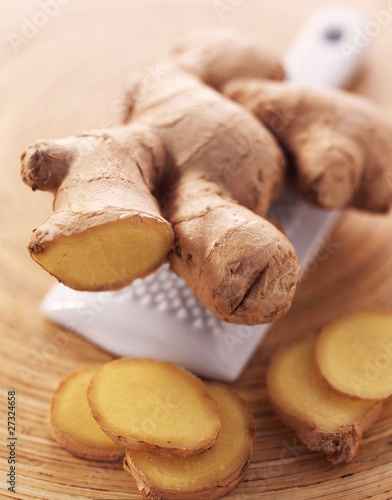 Photo: fresh ginger and grater fresh ginger and grater