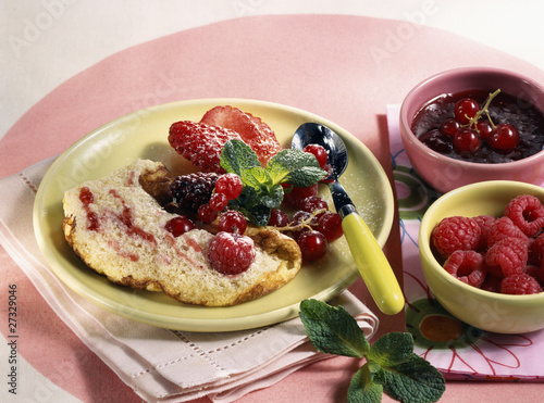 Foto: Omelette soufflée with summer fruit Omelette soufflée with summer fruit