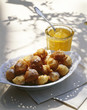 Pets-de-nonne with lemon marmelade