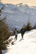 Spaziergang in Schneelandschaft
