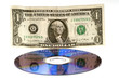 un dollaro e il suo riflesso in un CD un dollaro e il suo riflesso in un CD