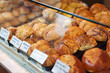 süße backwaren in der bäckerei