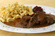 Wildragout mit Spätzle und Preiselbeerkonfitüre
