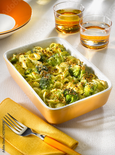 Photo: pâtes (orecchiette) gratinées avec des brocolis pâtes (orecchiette) gratinées avec des brocolis