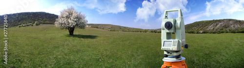 Photo: Theodolite survey outdoors Theodolite survey outdoors